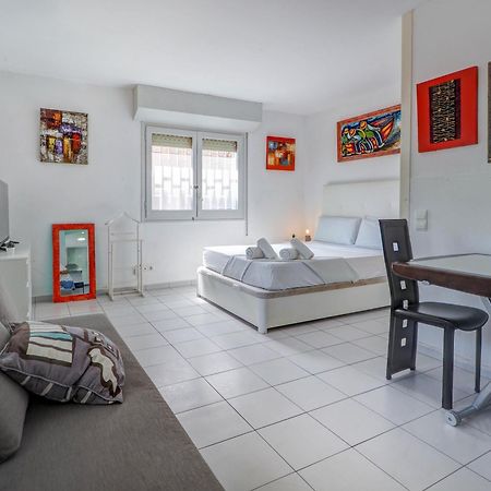 Los Globos Beach Studio By Hello Homes Sitges Bagian luar foto